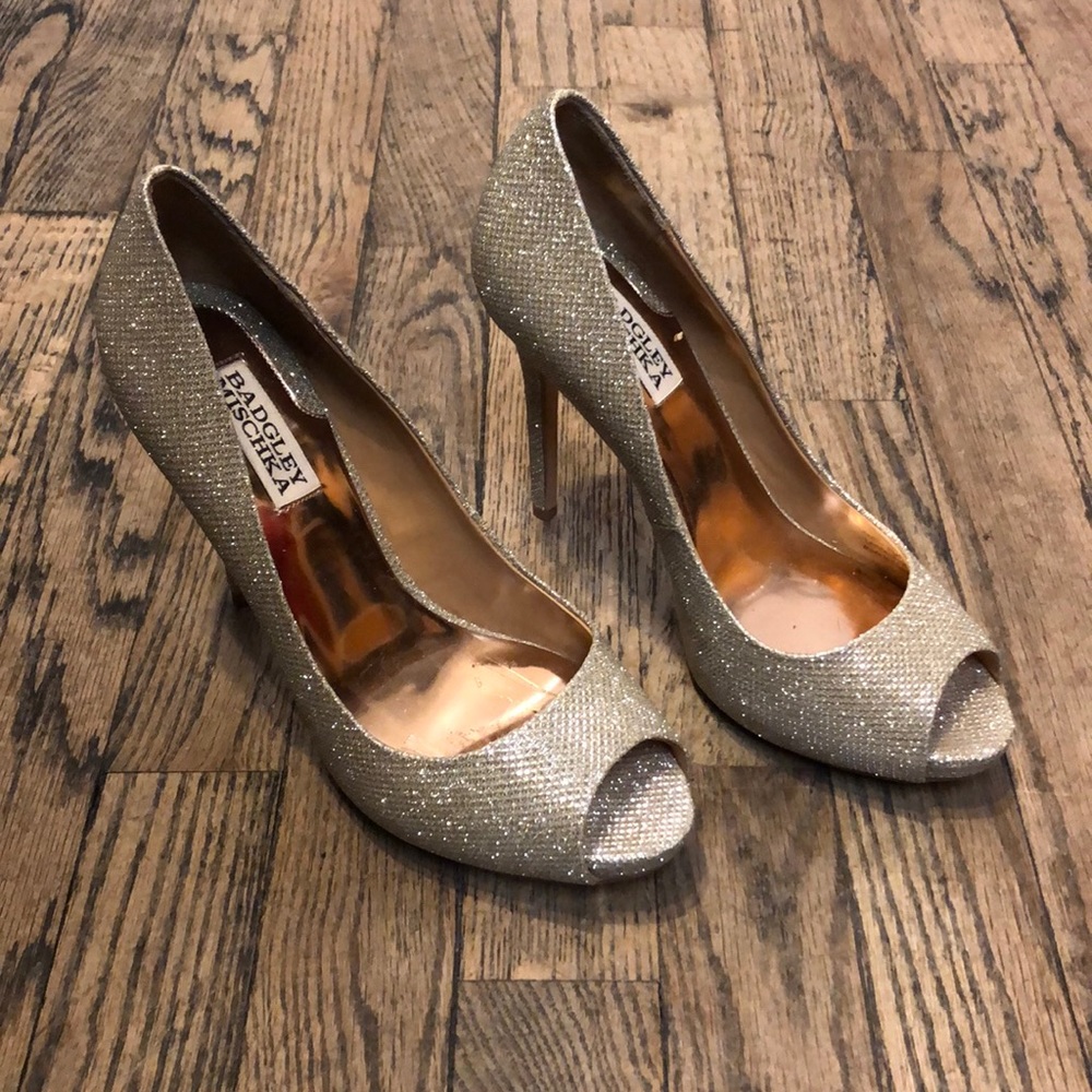 Badgley Mischka Gold shiny open toe heels size 7.5